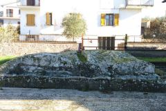 Bomarzo-Piramide-Megalitica-Cart-ruts-ripari-rupestri-Viterbo-Lazio-Italia-25