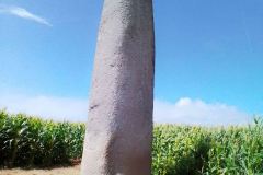 Sito Megalitico Menhir de Kergadiou Plourin Finistere Bretagna Francia 2