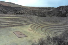 Terrazze-Circolari-Megaliti-Moray-Saline-Maras-Cusco-Perù-3
